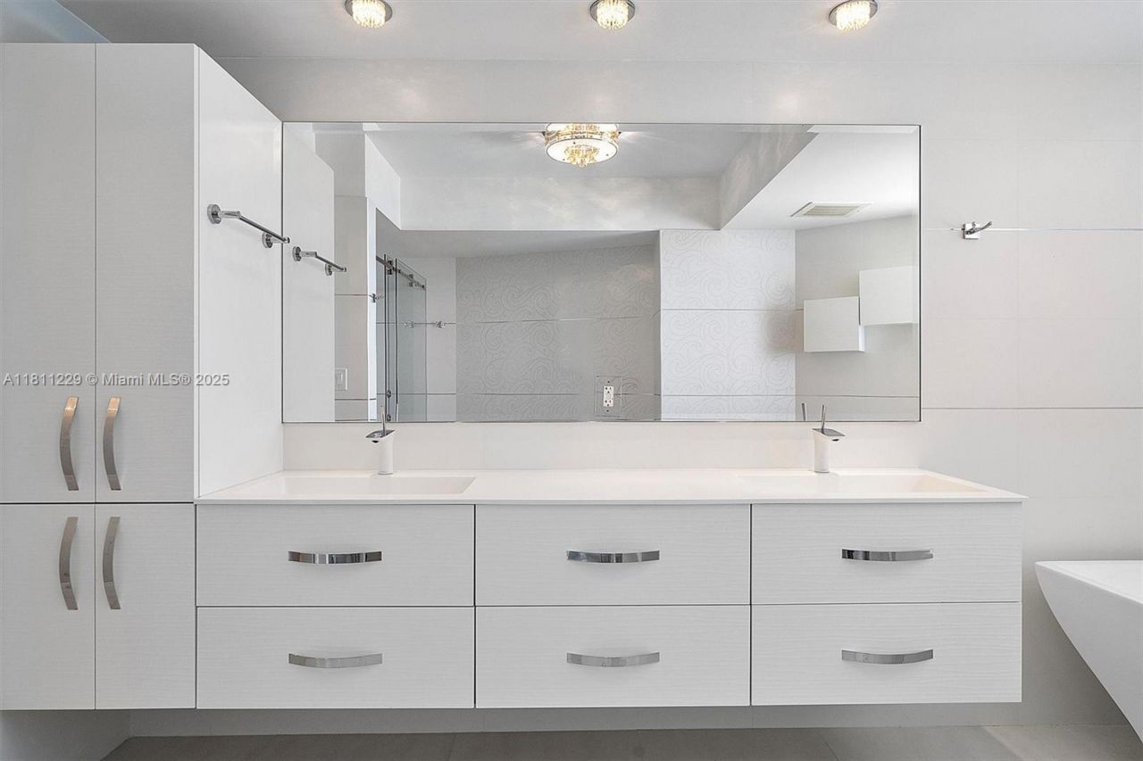 17201 Collins Ave, Unit 1205, Sunny Isles Beach, FL 33160 Photo