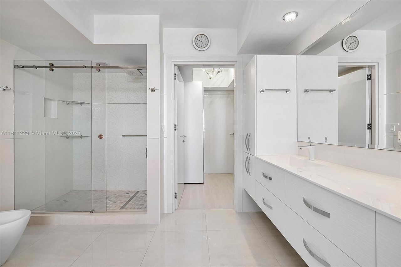 17201 Collins Ave, Unit 1205, Sunny Isles Beach, FL 33160 Photo