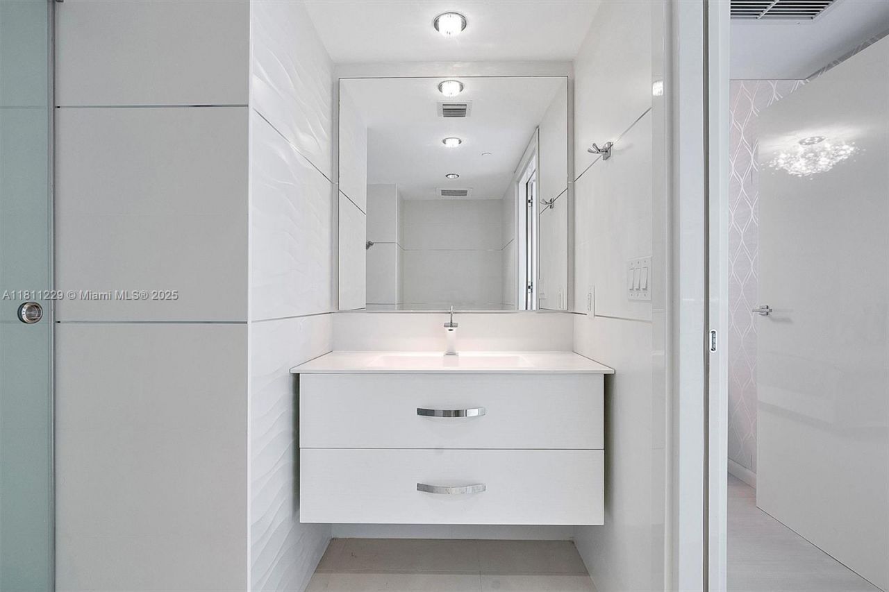 17201 Collins Ave, Unit 1205, Sunny Isles Beach, FL 33160 Photo