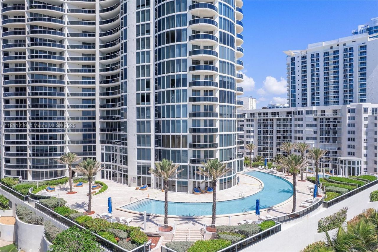 17201 Collins Ave, Unit 1205, Sunny Isles Beach, FL 33160 Photo