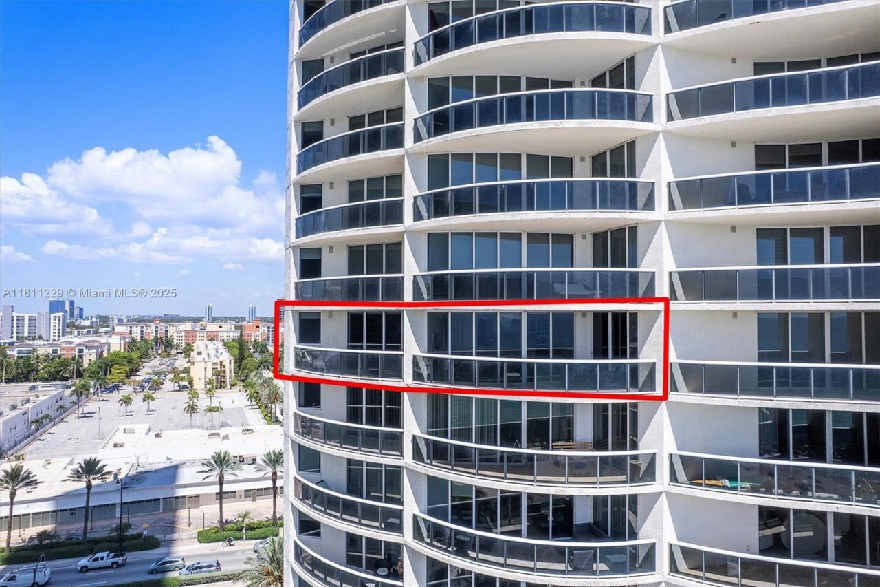 17201 Collins Ave, Unit 1205, Sunny Isles Beach, FL 33160 Photo