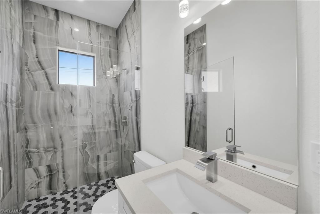 1002 NE 7th Ave, Cape Coral, FL 33909 Photo
