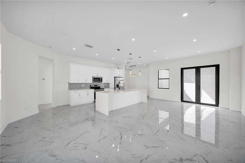 1002 NE 7th Ave, Cape Coral, FL 33909 Photo