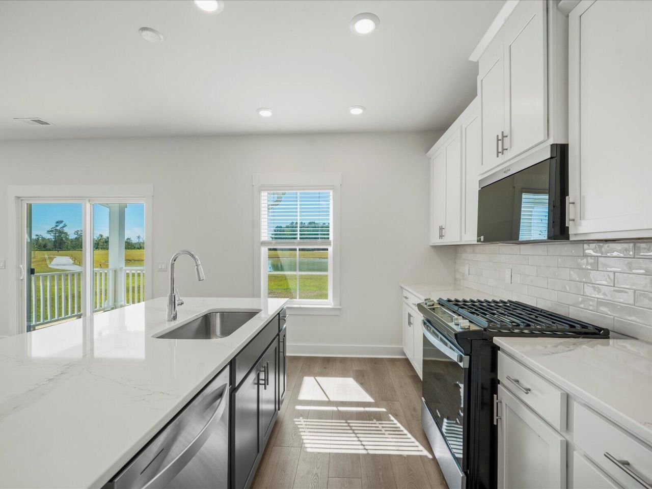421 Radiant Blue Way Photo 10