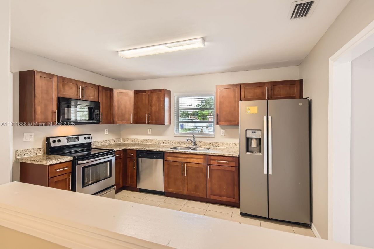 6221 NW 17th St, Sunrise, FL 33313 Photo