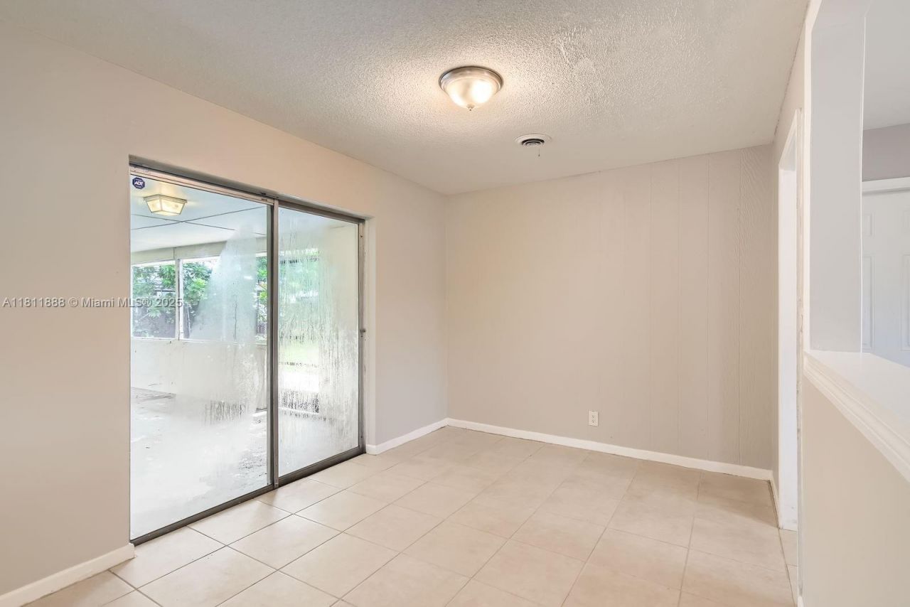 6221 NW 17th St, Sunrise, FL 33313 Photo