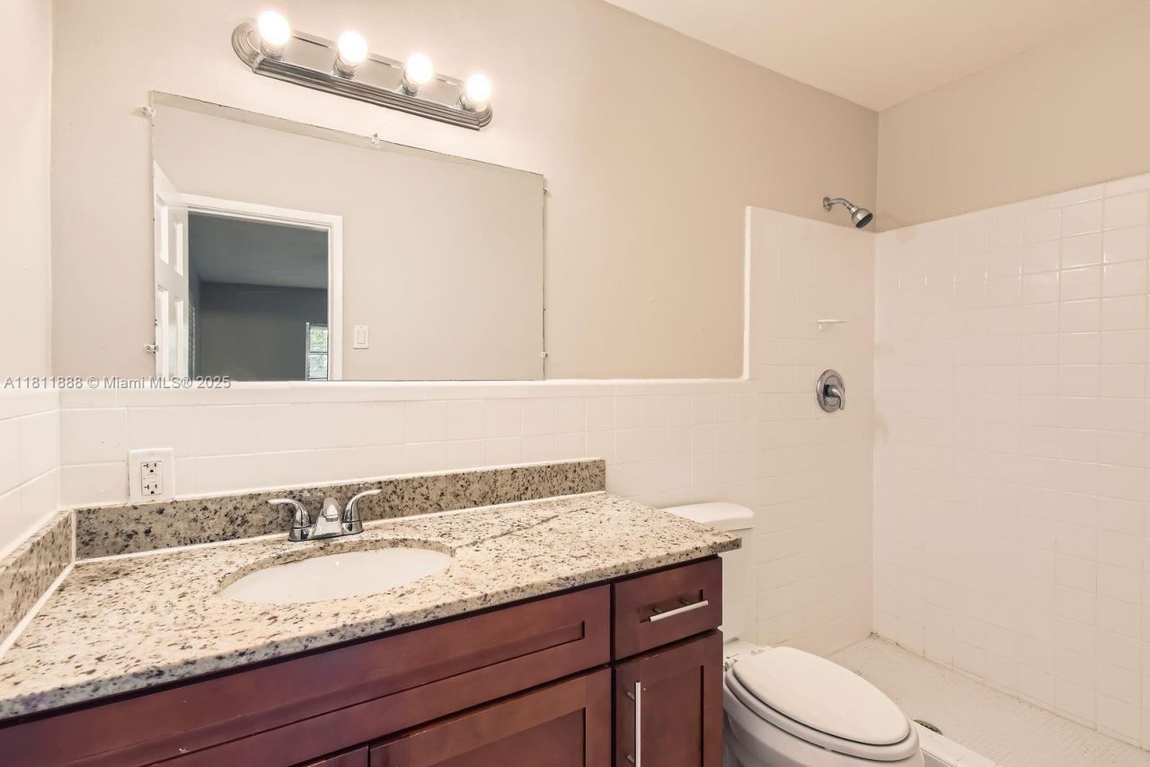 6221 NW 17th St, Sunrise, FL 33313 Photo