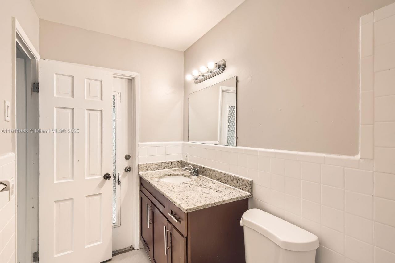 6221 NW 17th St, Sunrise, FL 33313 Photo