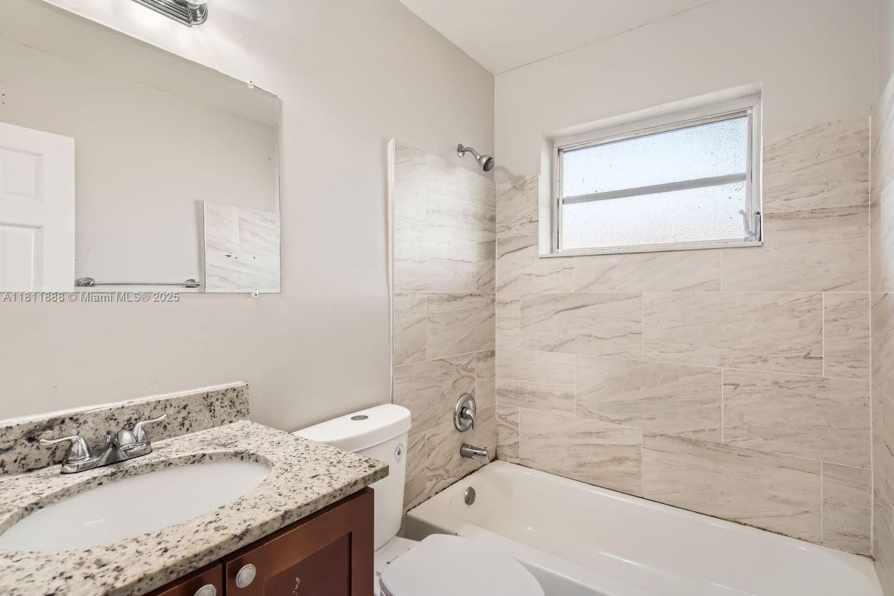 6221 NW 17th St, Sunrise, FL 33313 Photo