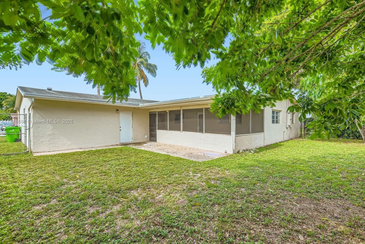 6221 NW 17th St, Sunrise, FL 33313 Photo