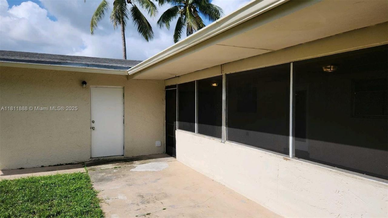 6221 NW 17th St, Sunrise, FL 33313 Photo