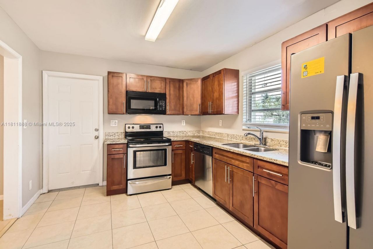 6221 NW 17th St, Sunrise, FL 33313 Photo