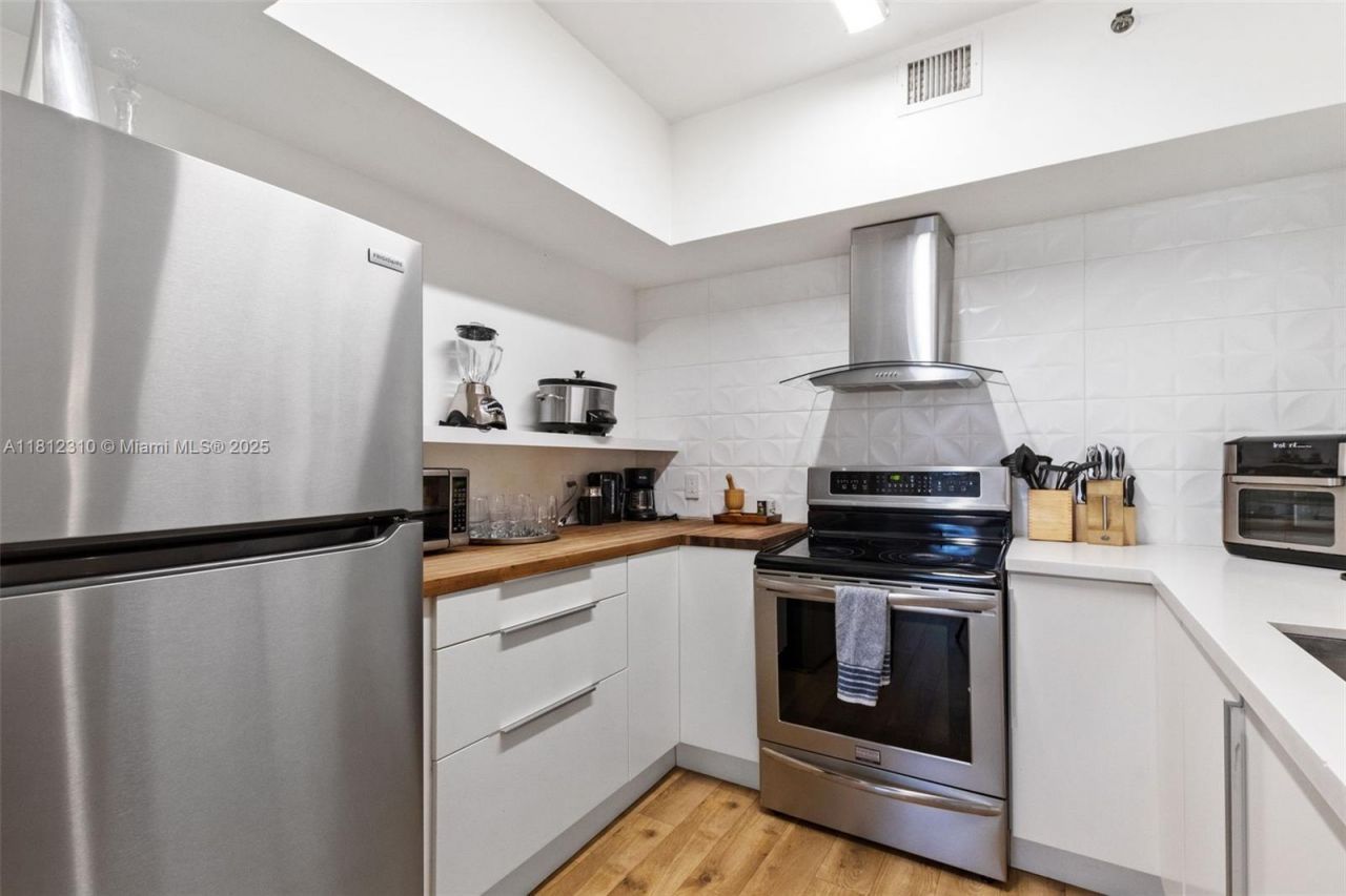 19999 E Country Club Dr, Unit 1106, Aventura, FL 33180 Photo