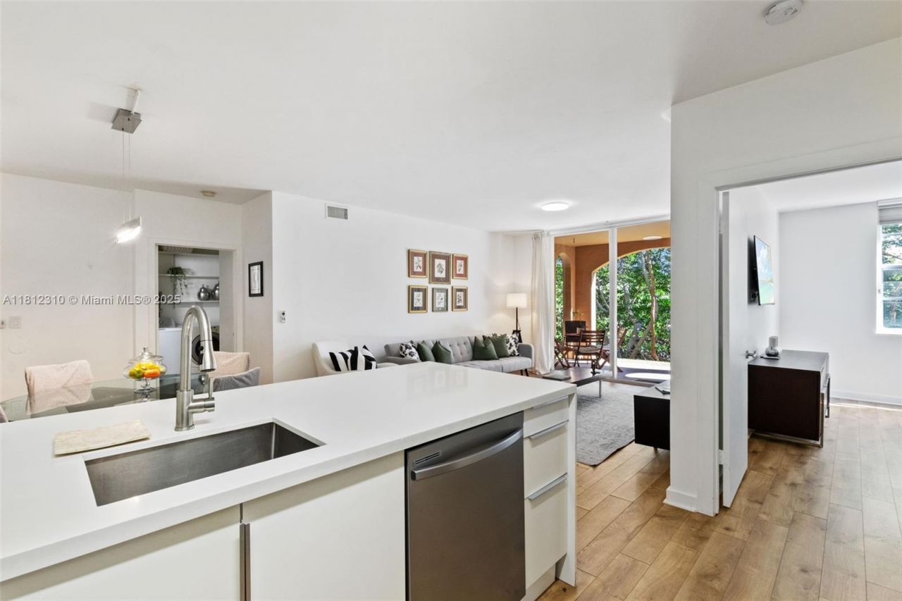 19999 E Country Club Dr, Unit 1106, Aventura, FL 33180 Photo