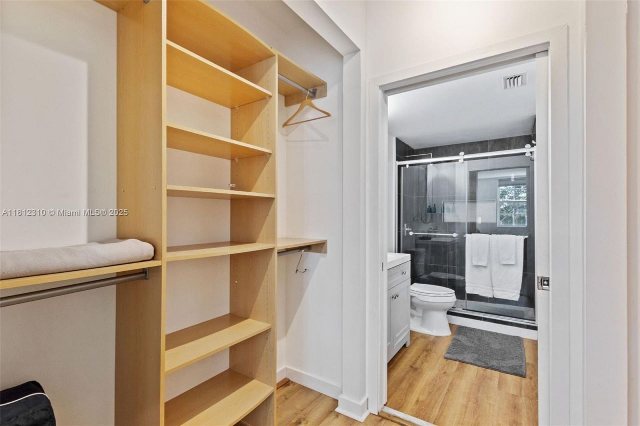 19999 E Country Club Dr, Unit 1106, Aventura, FL 33180 Photo