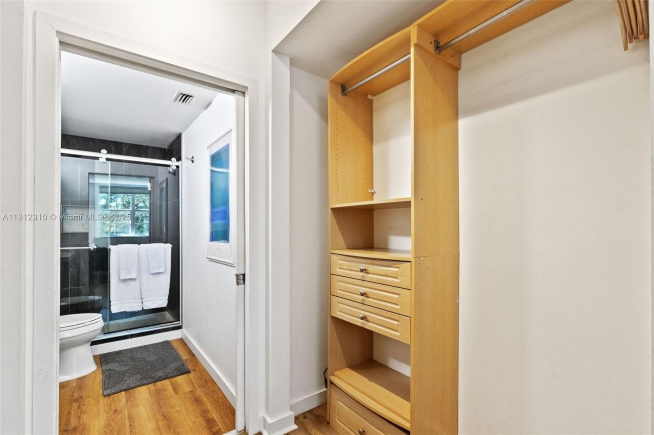 19999 E Country Club Dr, Unit 1106, Aventura, FL 33180 Photo