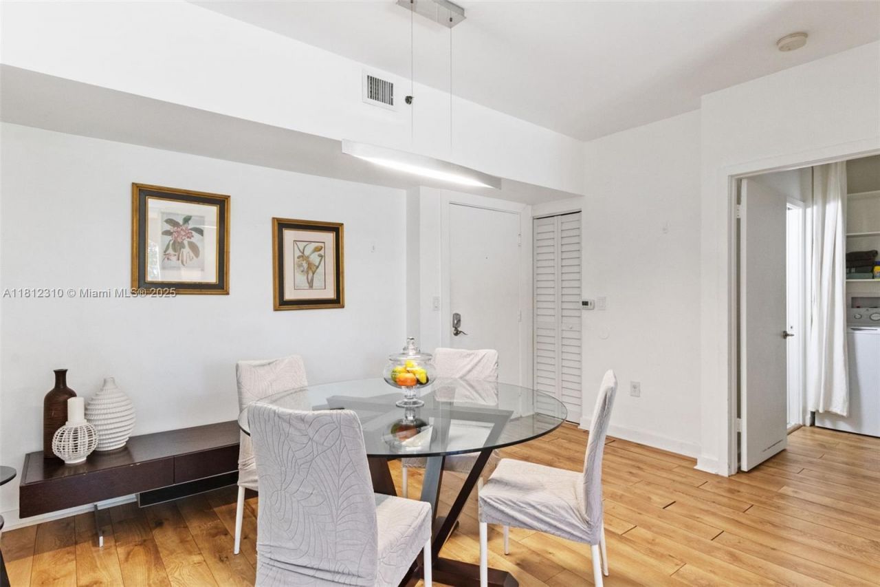 19999 E Country Club Dr, Unit 1106, Aventura, FL 33180 Photo