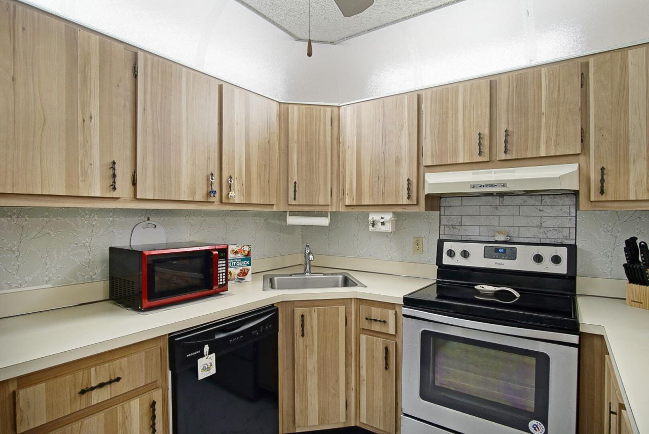 5930 Whispering Pines Way, Unit C-2, Greenacres, FL 33463 Photo