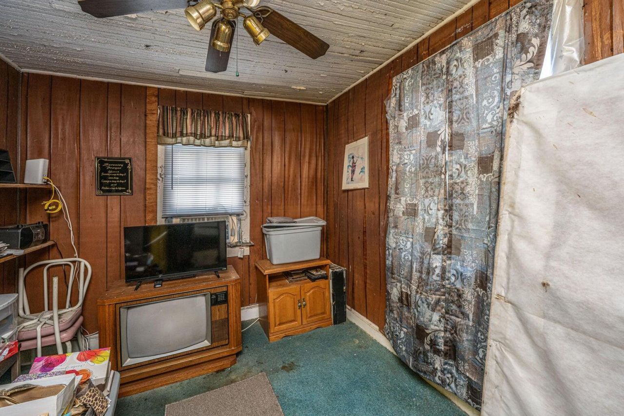 200 Fishburne Street Photo 20