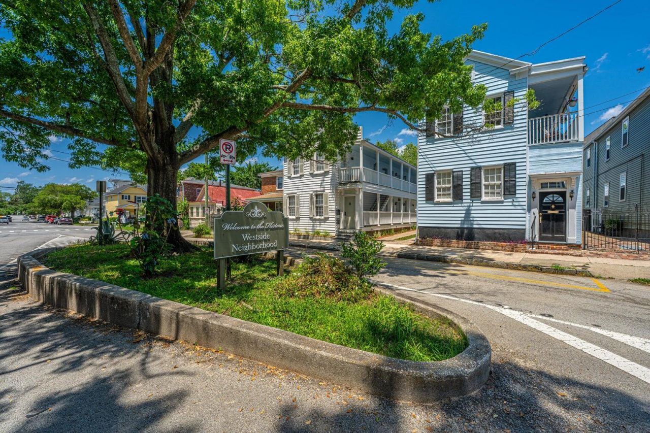 200 Fishburne Street Photo 26