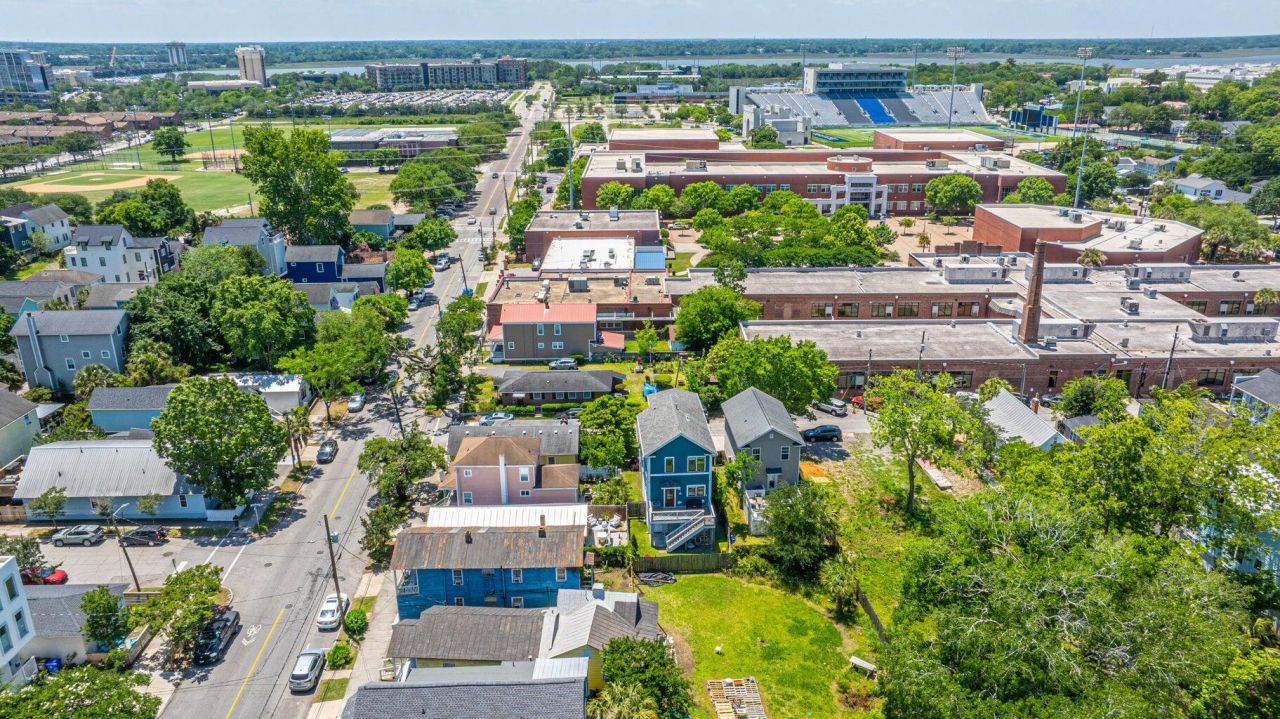 200 Fishburne Street Photo 43