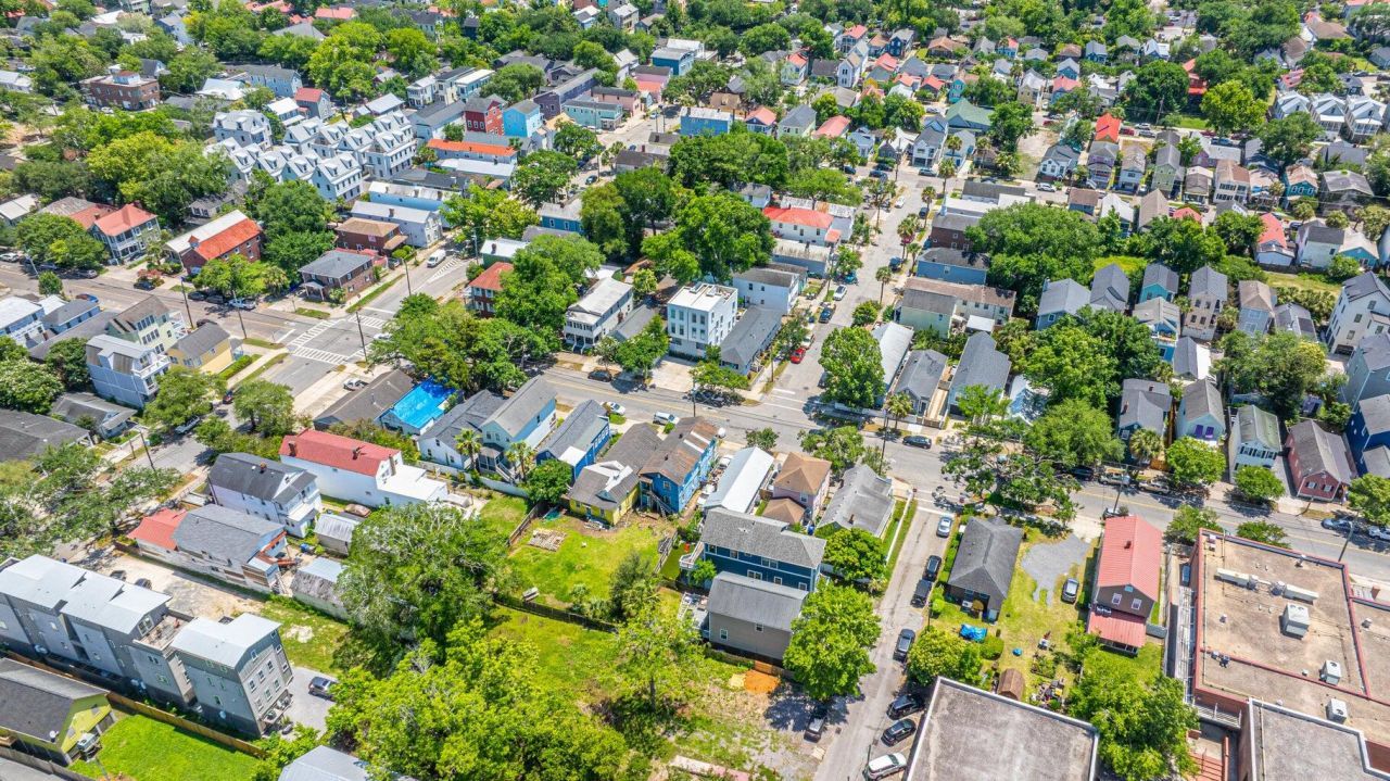 200 Fishburne Street Photo 45