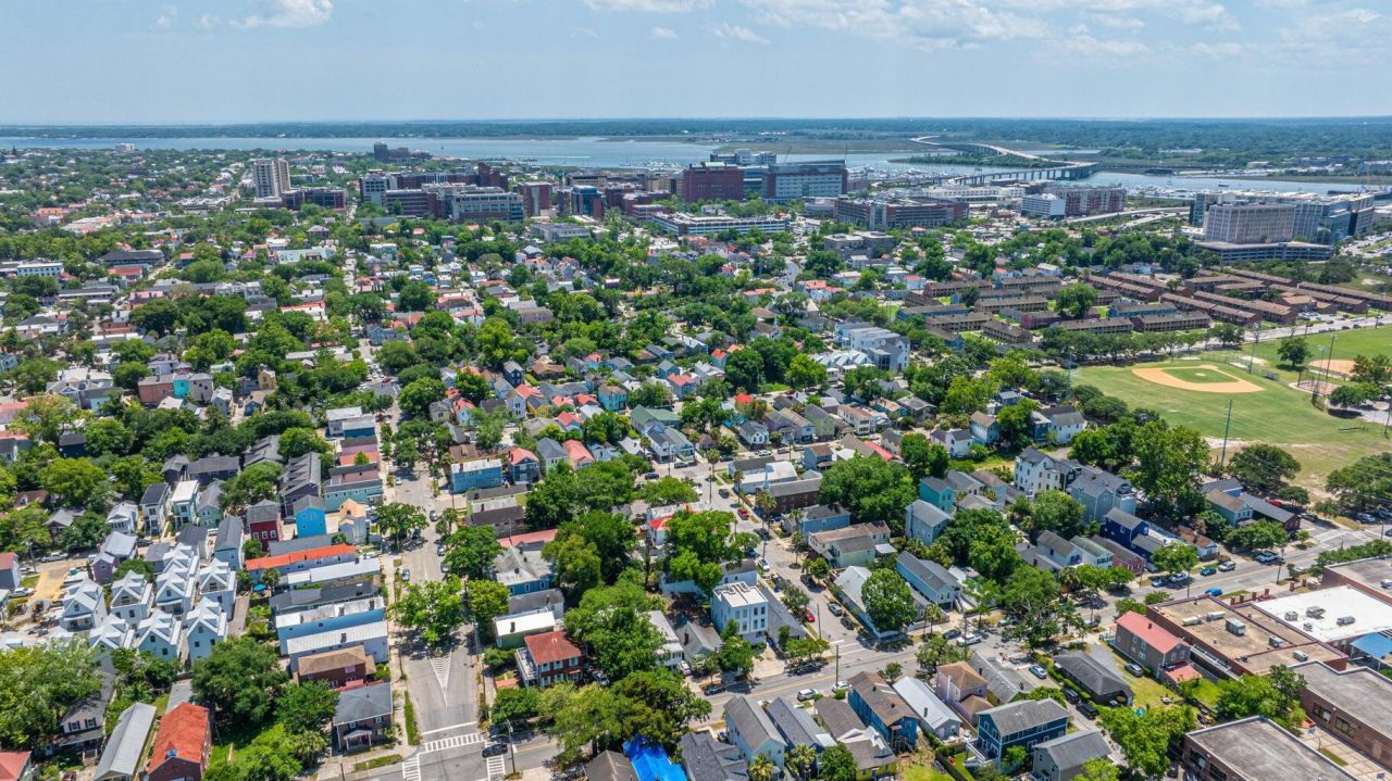 200 Fishburne Street Photo 49