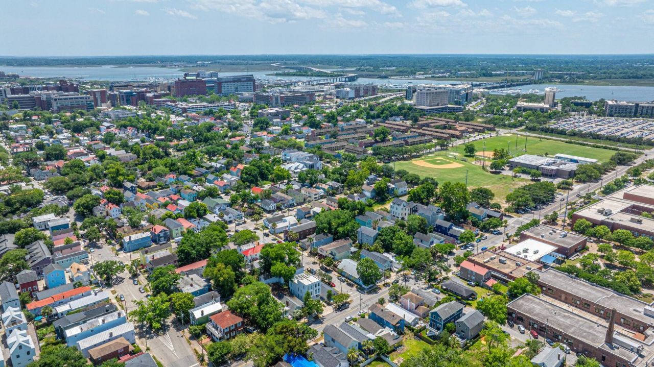 200 Fishburne Street Photo 50