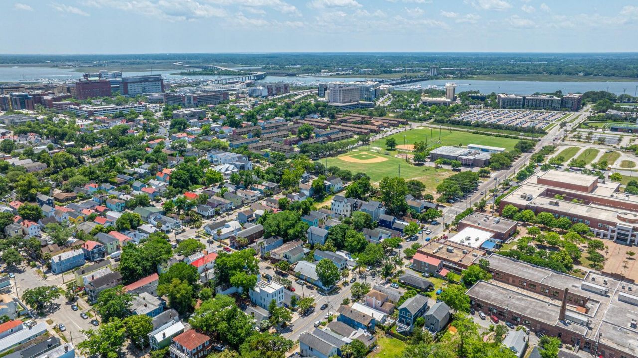 200 Fishburne Street Photo 51