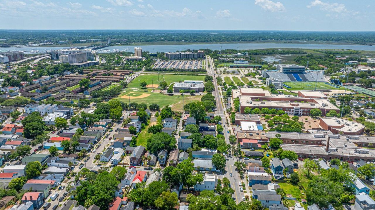 200 Fishburne Street Photo 53