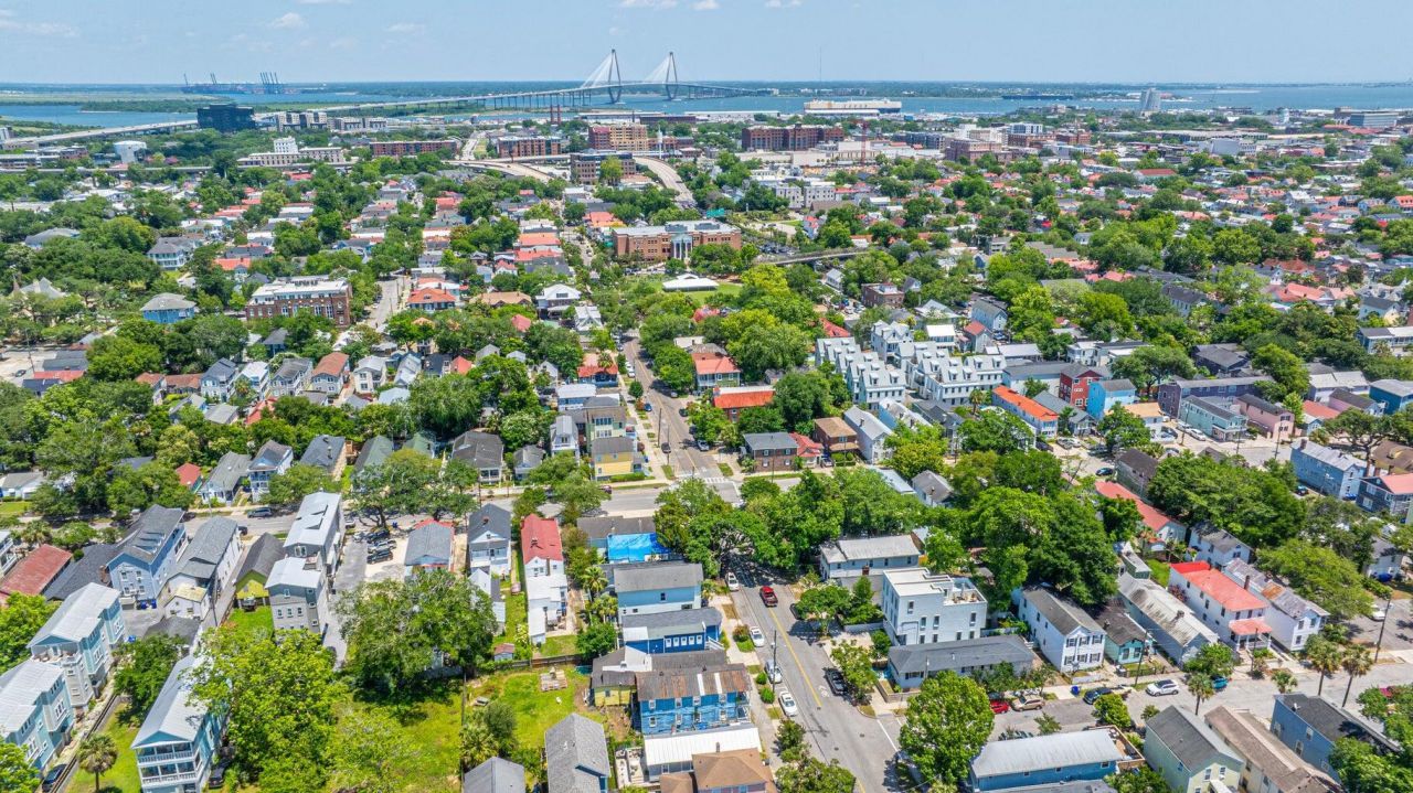 200 Fishburne Street Photo 59