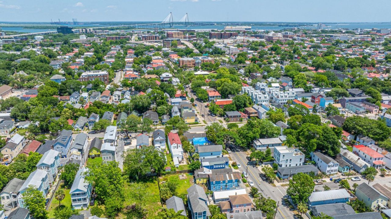 200 Fishburne Street Photo 60