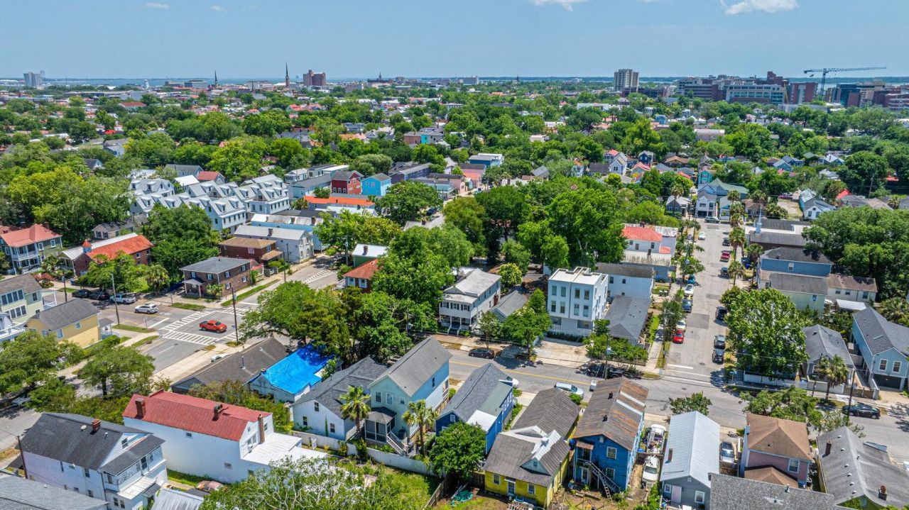 200 Fishburne Street Photo 63