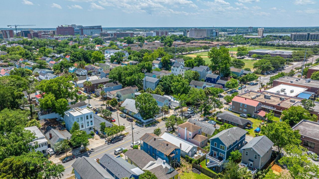 200 Fishburne Street Photo 65