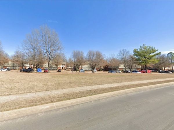 333 N Dixieland Road, Lowell, AR 72745