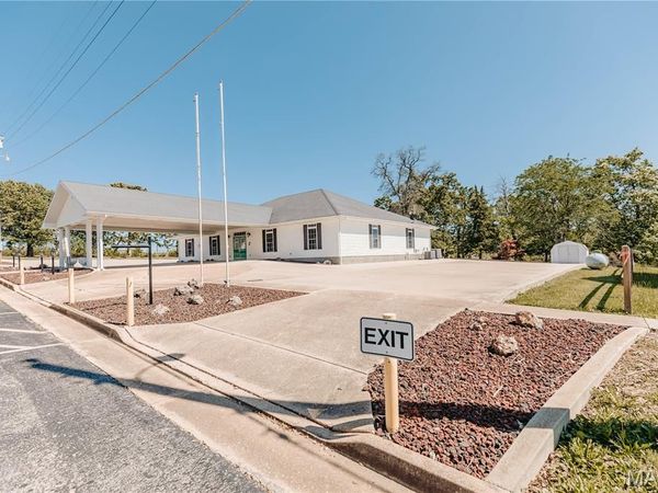 105 3rd Street E, Dixon, MO 65459