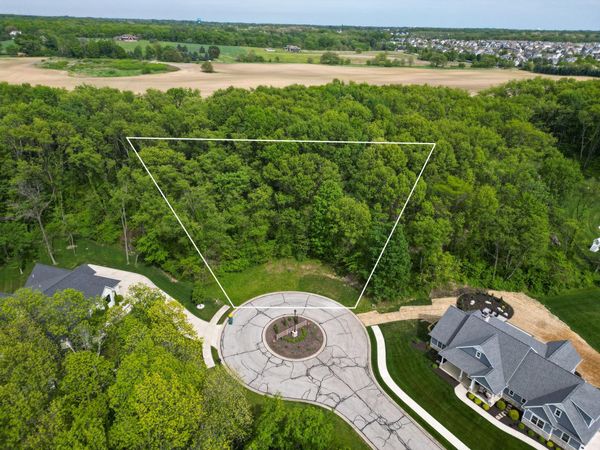 3351 Trentino Court, Valparaiso, IN 46385