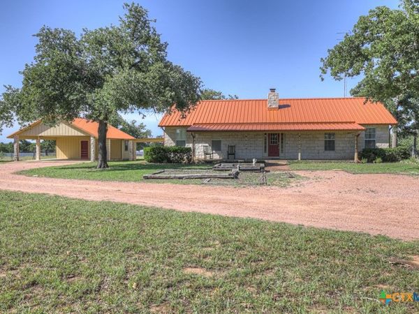 82 Bell Mountain Road, Fredericksburg, TX 78675