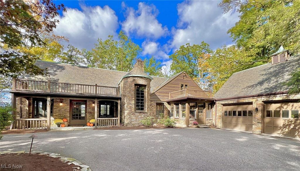 10028 and 10000 Hobart Road, Kirtland, OH 44094