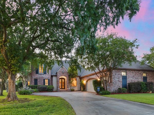 103 Masterspoint Drive, Broussard, LA 70518