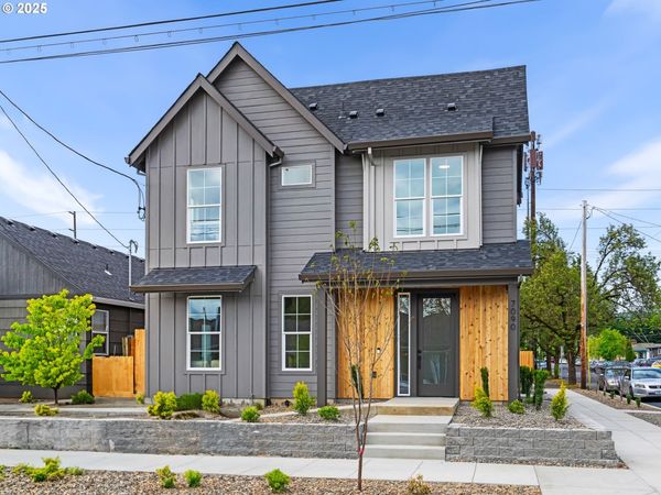 7040 N Leonard ST, Portland, OR 97203
