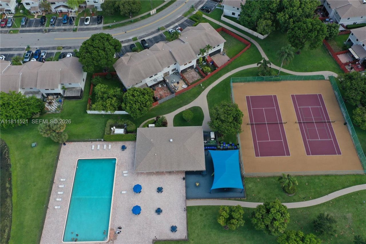 10428 NW 3rd St, Pembroke Pines, FL 33026 Photo