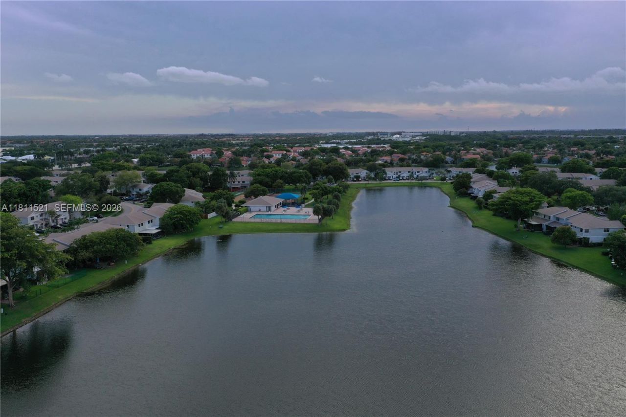 10428 NW 3rd St, Pembroke Pines, FL 33026 Photo