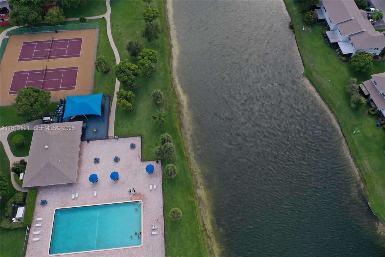 10428 NW 3rd St, Pembroke Pines, FL 33026 Photo