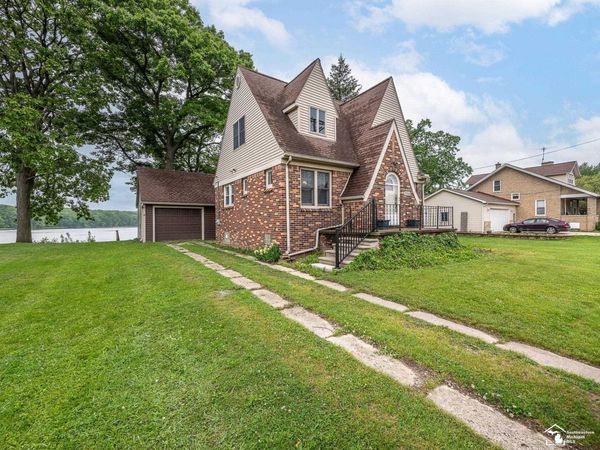 27145 James Avenue, Flat Rock, MI 00000