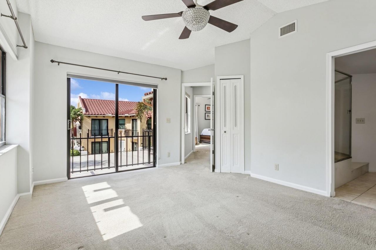 24 Uno Lago Drive, Juno Beach, FL 33408 Photo