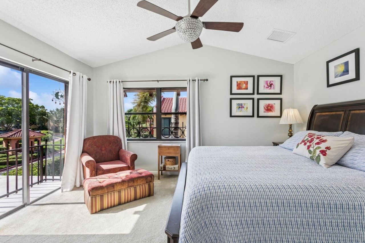 24 Uno Lago Drive, Juno Beach, FL 33408 Photo