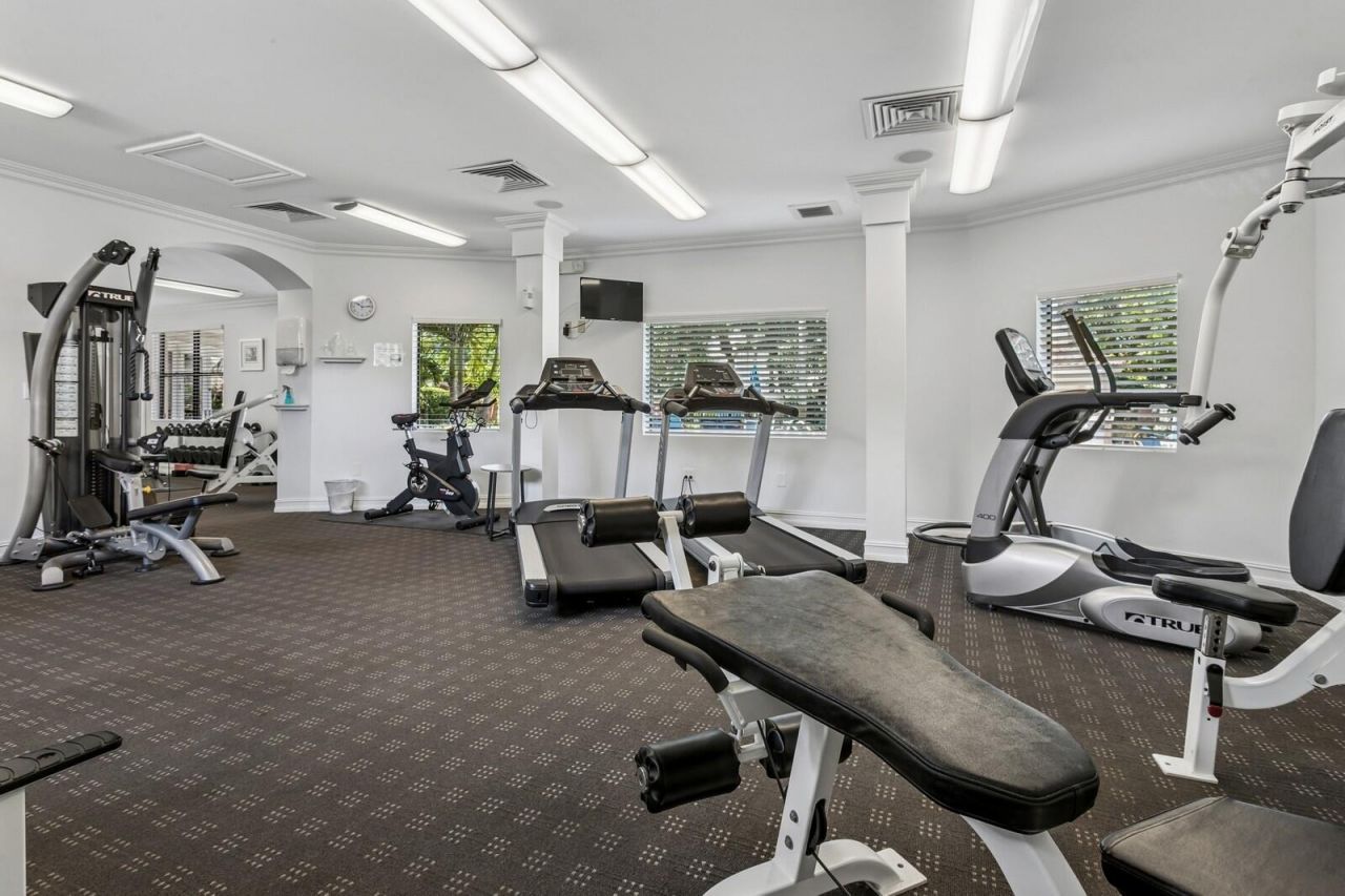 24 Uno Lago Drive, Juno Beach, FL 33408 Photo