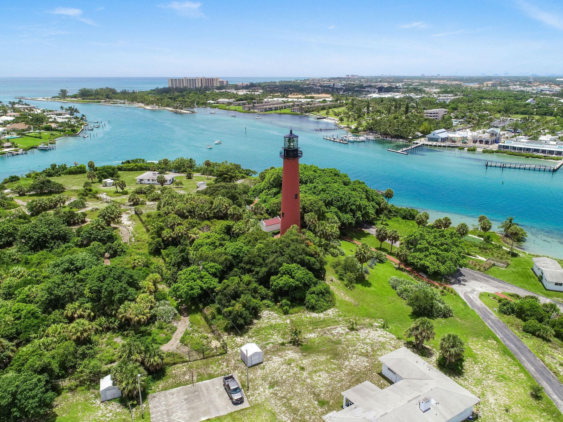 24 Uno Lago Drive, Juno Beach, FL 33408 Photo