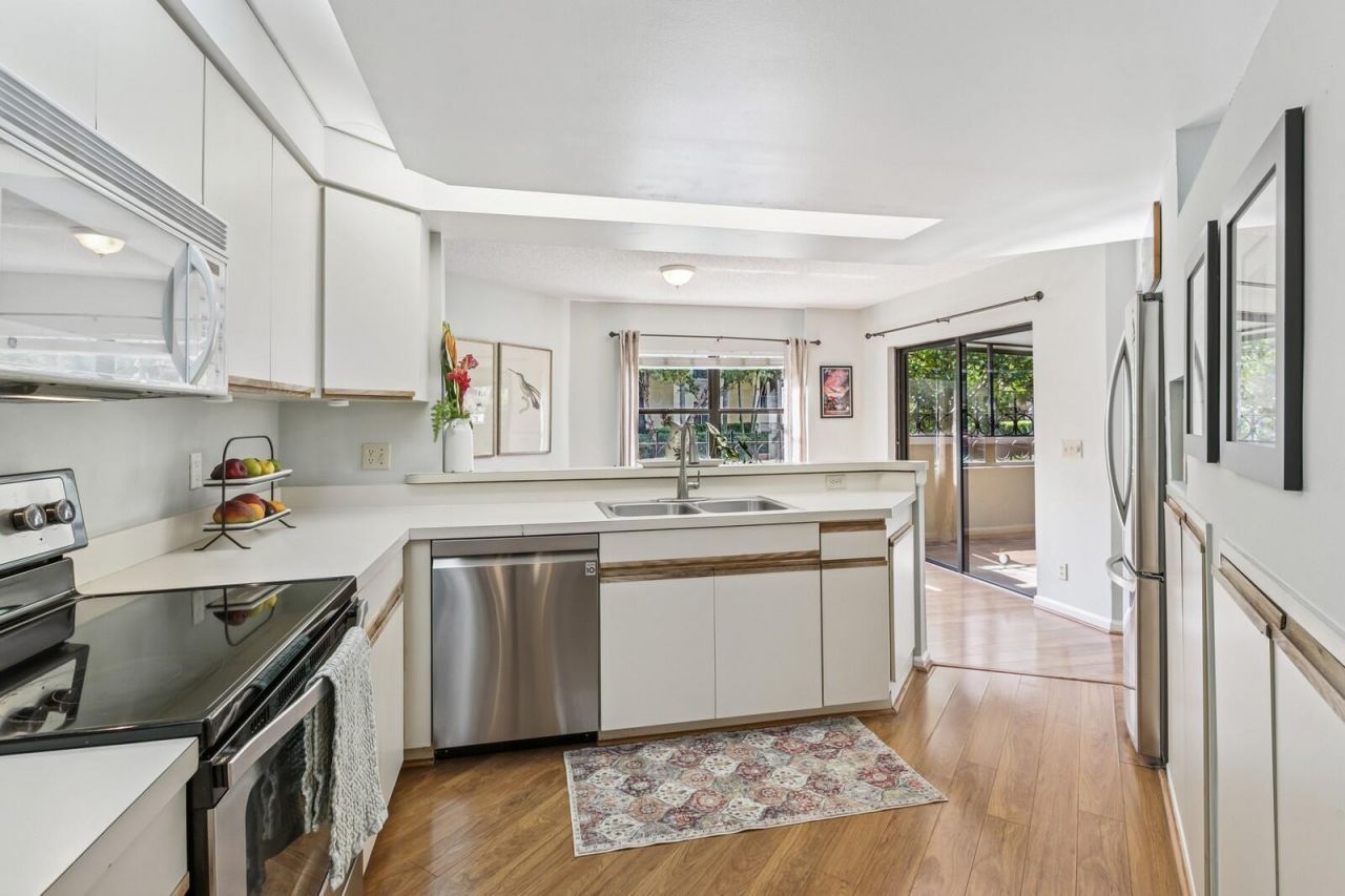 24 Uno Lago Drive, Juno Beach, FL 33408 Photo